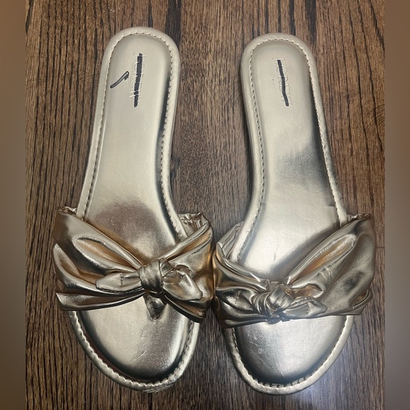 J.Crew NWOT Bow flip-flops in sun-kissed gold - Picture 5 of 9